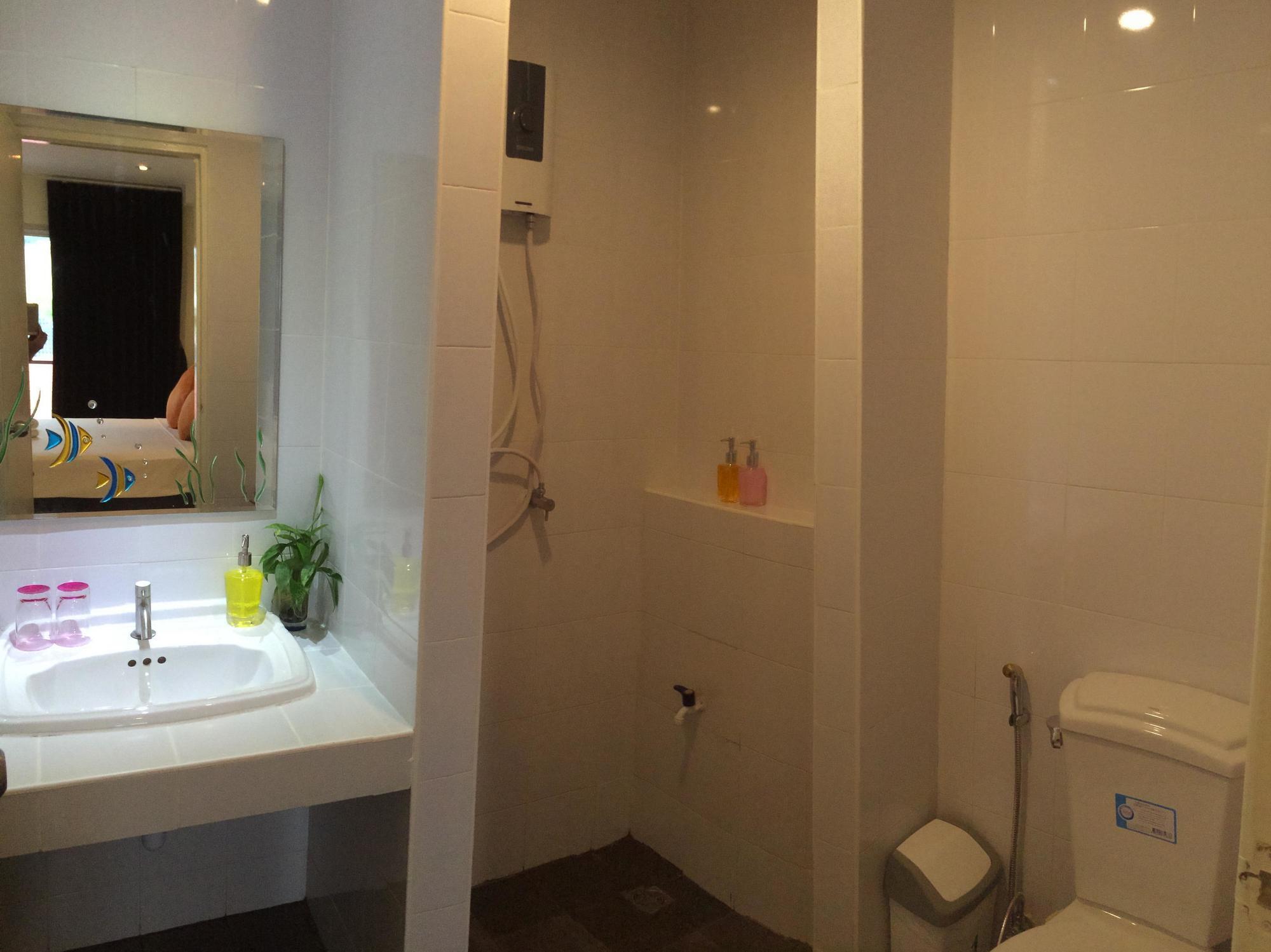 Appartamento Glitter House Phuket Esterno foto